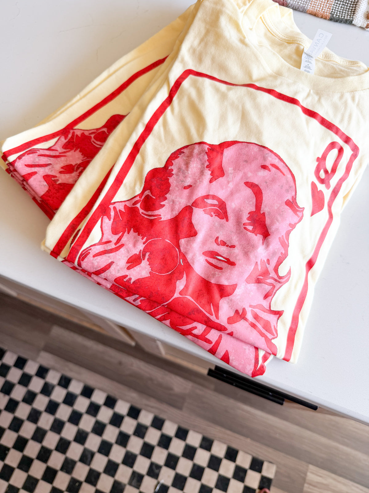 Dolly tee